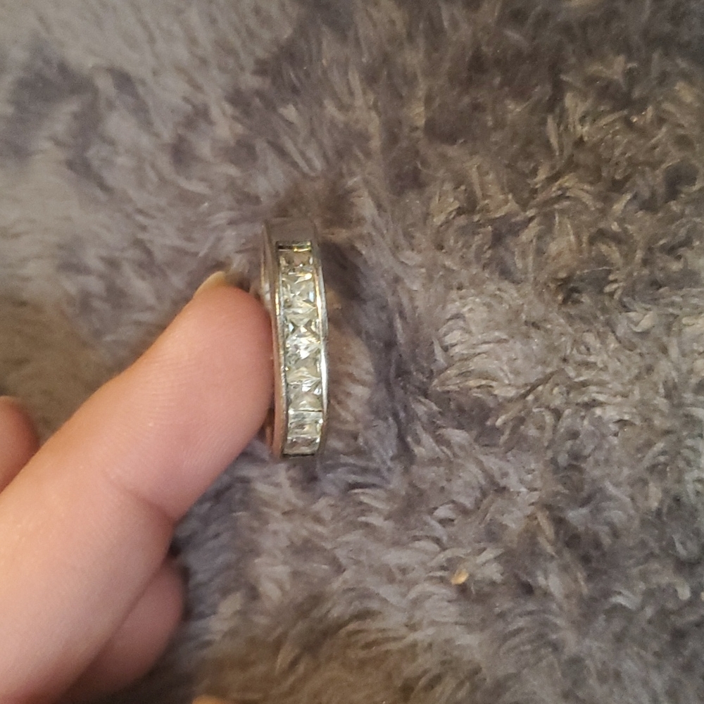Flat ring cubic zirconia